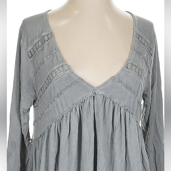 POL Lace Embroidered Neckline Back Empire Waist 3/4 Flared Sleeve Tunic Top•S - Picture 2 of 7